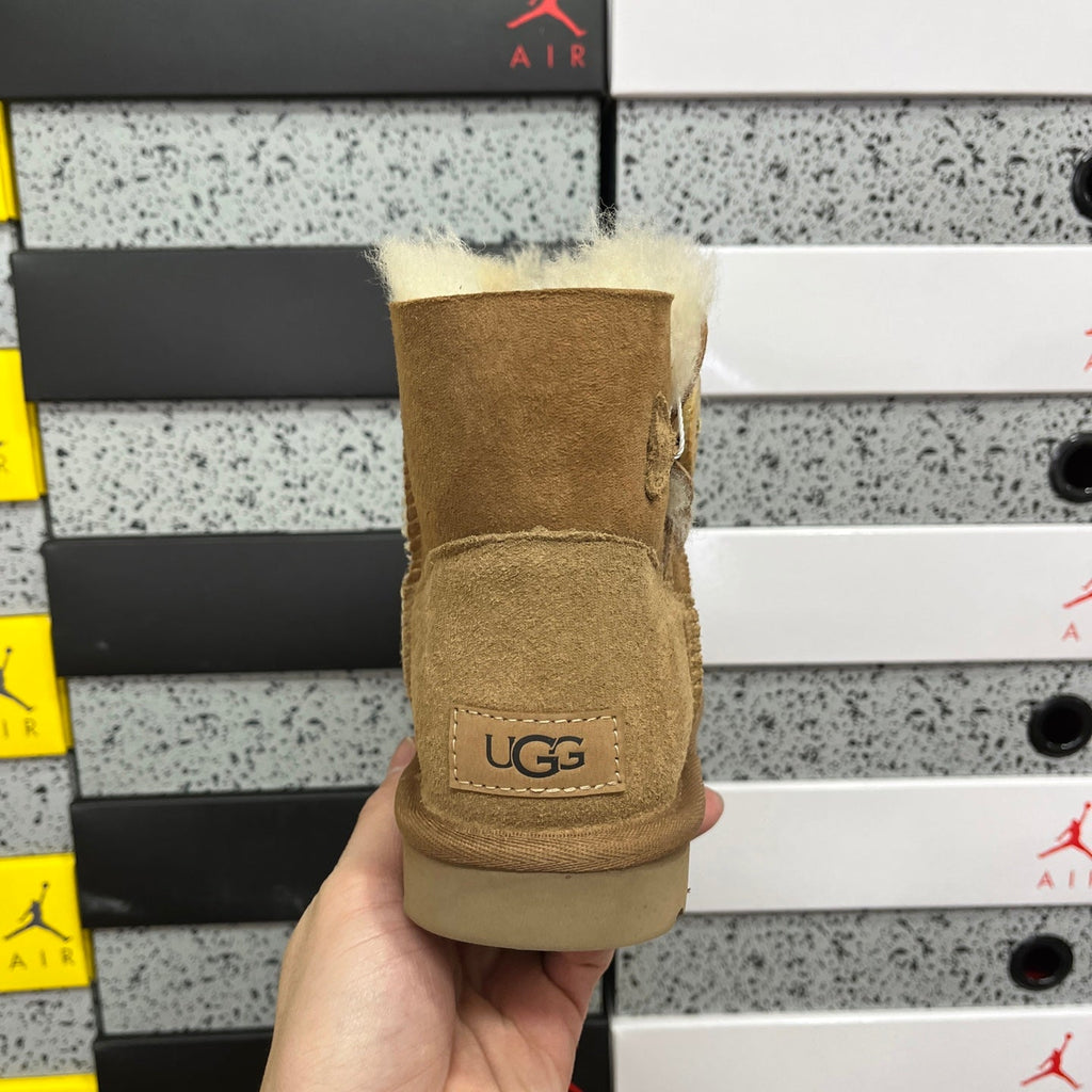 UGG Classic Mini Pull-On Boot – Suede Ankle Boot with Shearling Cuff & Tonal Outsole in Chestnut