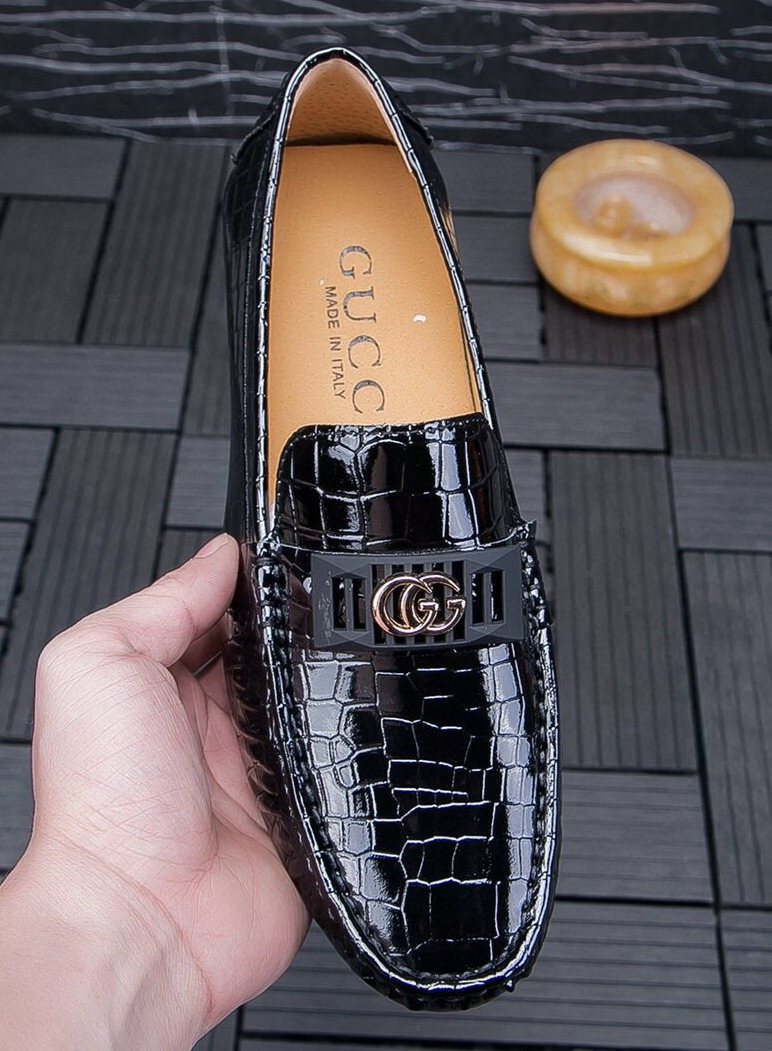 Gucci Black Crocodile-Pattern Loafers