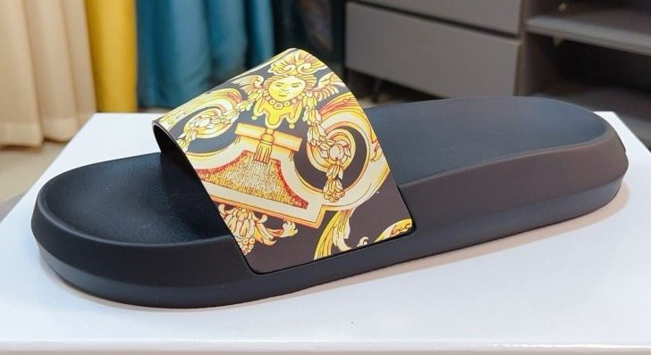 Versace Men's Baroque Print Slide Sandals - Open-Toe Slip-On Design